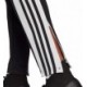 Czarne spodnie treningowe męskie Adidas Squadra 21 Training Pants z białymi paskami, kieszeniami na zamek i suwakami przy nogawk