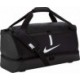 Czarna torba sportowa Nike Academy Team L Hardcase 59 l z twardym spodem, dolną komorą na mokre rzeczy i dużym białym logo Nike