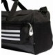 Czarna torba sportowa adidas Essentials Training Duffel S 33 l z przegrodą na buty, regulowanym paskiem i białym logo adidas