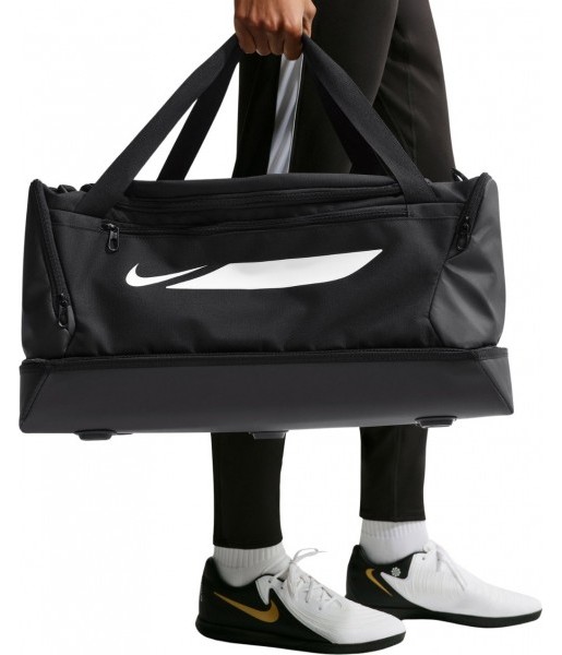 Torba sportowa Nike Academy Team Hardcase 40 l IO0923 010 czarna z usztywnionym dolnym dnem